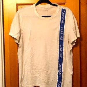 Calvin Klein T-shirt
